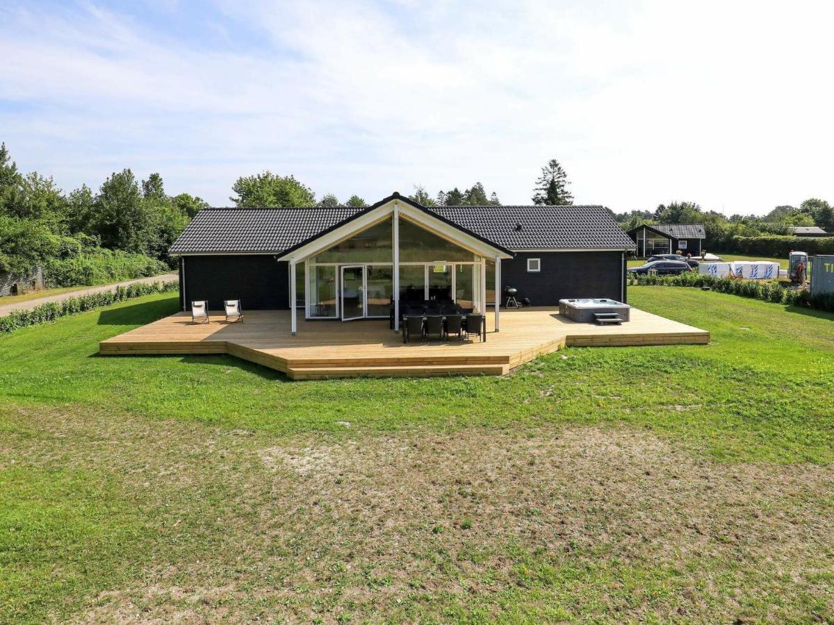 14 Person Holiday Home In V Ggerl Se Bøtø By エクステリア 写真