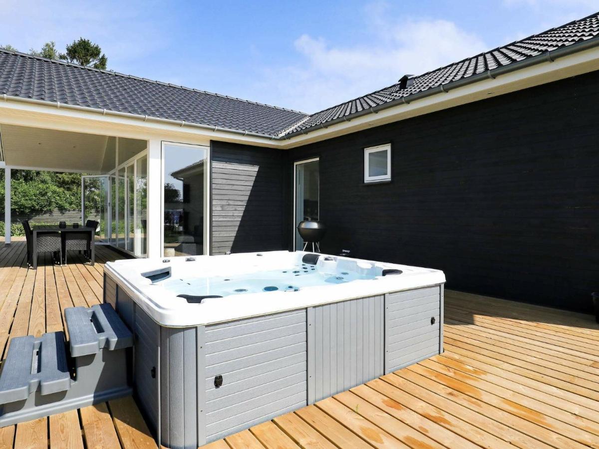 14 Person Holiday Home In V Ggerl Se Bøtø By エクステリア 写真